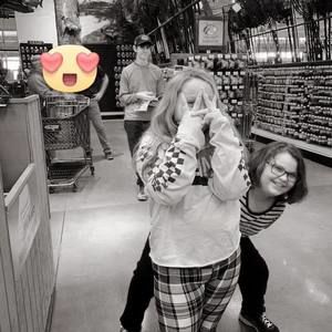 Meet your Posher, Latisha